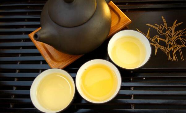 仙人掌果泡水对咽炎有帮助吗，仙人掌果泡水能不能和茶水同时饮用