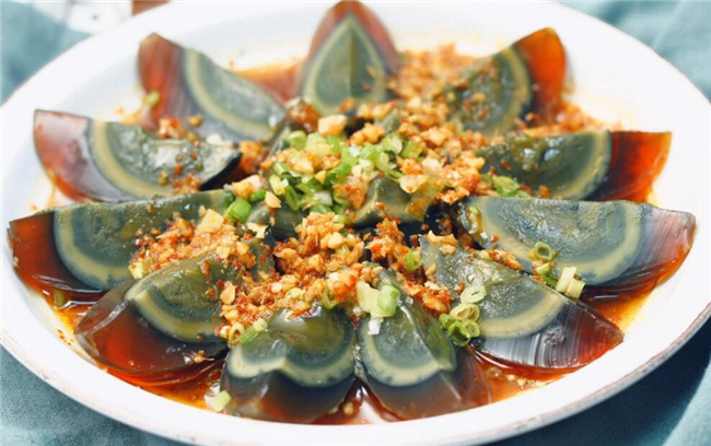 松花蛋的保质期是多久,松花蛋冷藏保质期多久