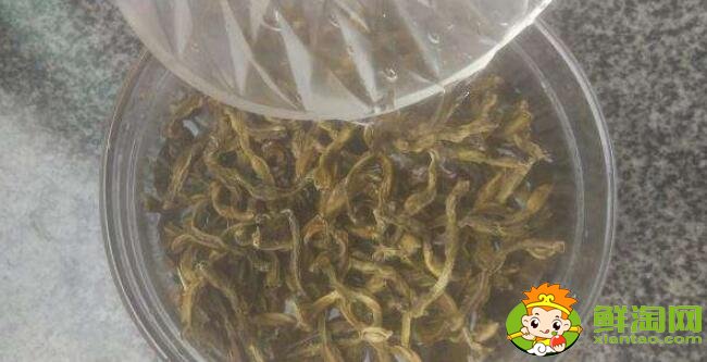 干豆角怎么晒干成绿色，晒干的干豆角可以放冰箱吗
